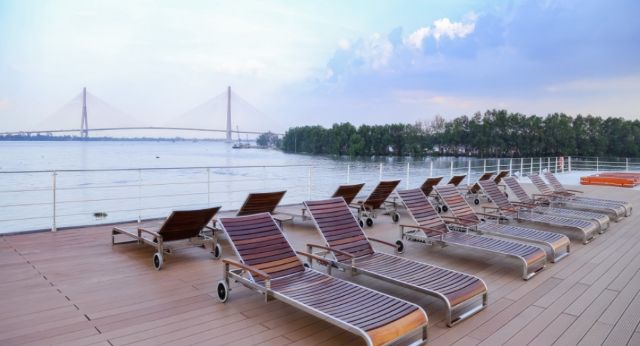 Sundeck with panoramic view