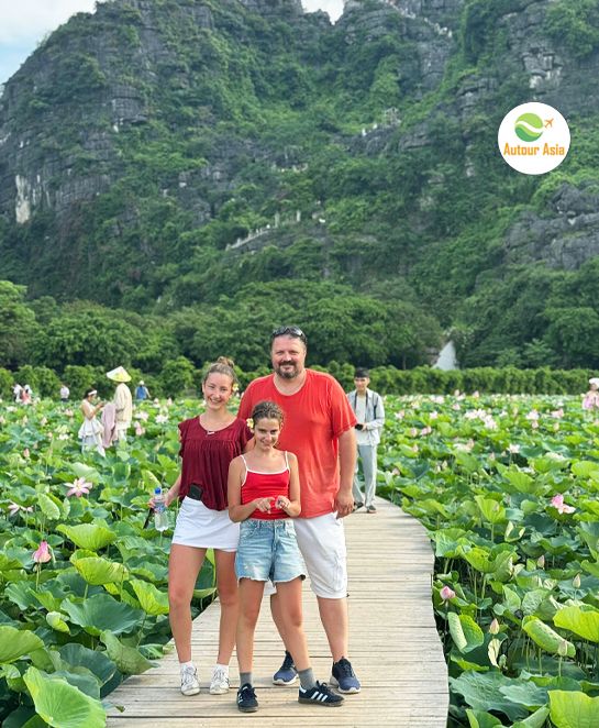 Ninh Binh Day Trip - L. Yakobi Family