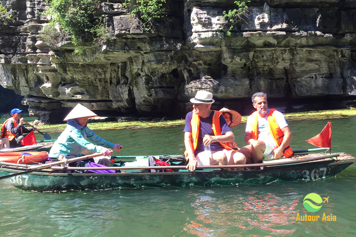 What to see in Ninh Binh boat tour? 