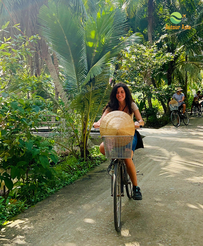 Cycling in Ben Tre Mekong