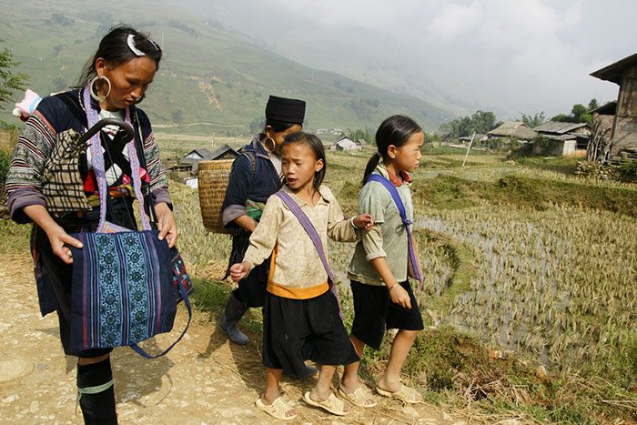 People and children in Sapa