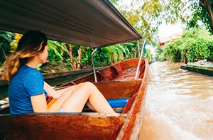Bangkok – Maeklong Train Market – Floating Market – Kanchanaburi (B)