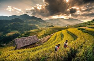Lao Cai - Sapa - Cat Cat - Y Linh Ho