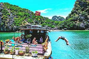 Hanoi - Halong Bay - Surprise Cave (B; L; D)