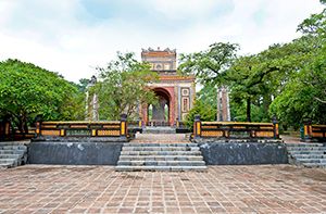 Hue City Tour (B; L)