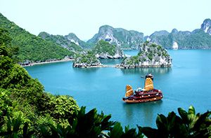 Halong - Ninh Binh (B; L) (190km – 4h30)