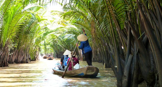 Sampan cruise in Ben Tre (Mekong)