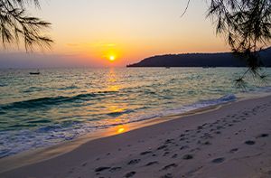 Phnom Penh To Koh Rong - Free & Easy Day