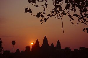 Phnom Penh - Siem Reap By Car - Angkor Thom - Angkor Wat Temples (B ; L)