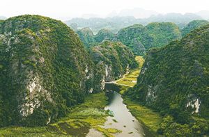 Tam Coc - Thung Nham - Bai Dinh Pagoda - Hanoi - Sapa By Night Train (B; L)