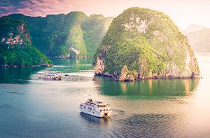 Hanoi - Halong Bay (B / L / D) (160km – 3h30)