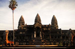 Siem Reap - Angkor Thom - Angkor Wat (B ; L)