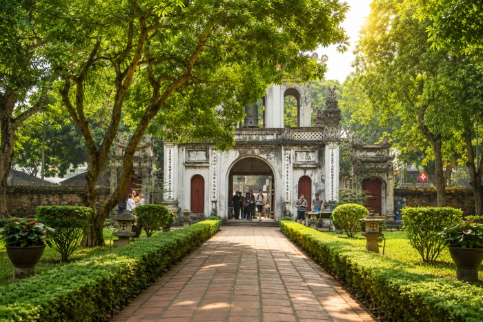 Exploration of the Temple of Literature, a cultural jewel of Hanoi