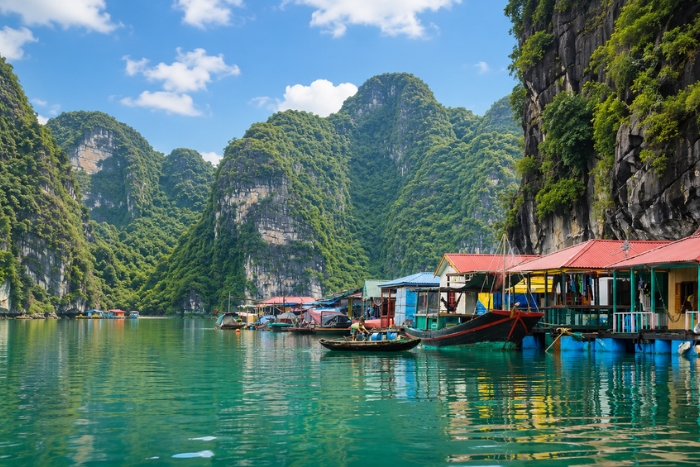 Meeting the locals of the Vung Vieng floating village