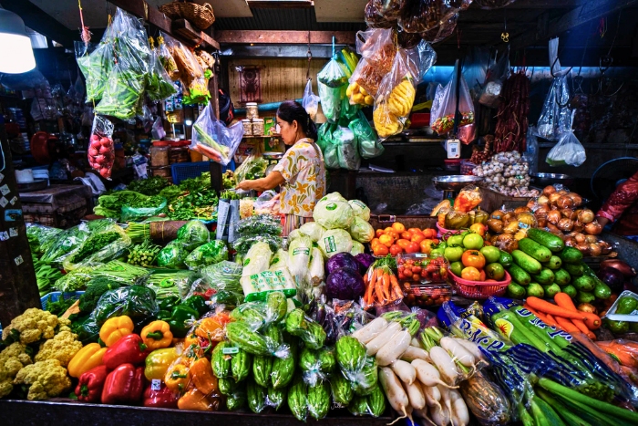 Morning stroll through a vibrant local market