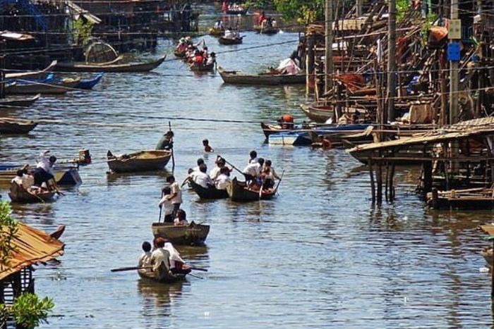 From the city to Kompong Khleang – A floating village on Tonlé Sap’s shores