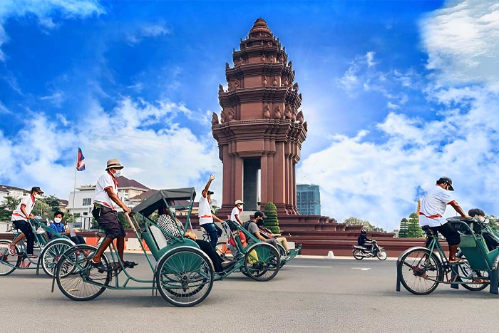 Phnom Penh Cyclo Tour
