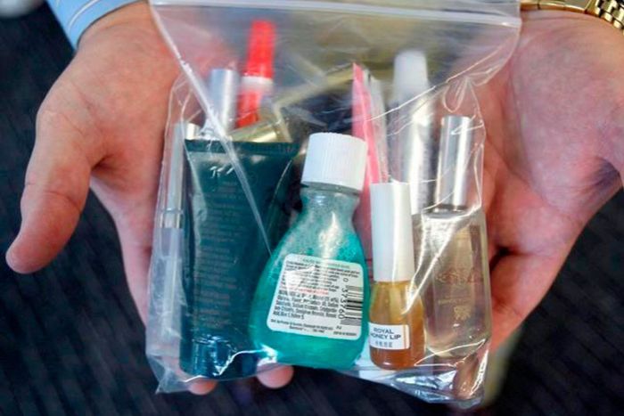Liquids in the cabin must be placed in a transparent plastic bag of one liter maximum