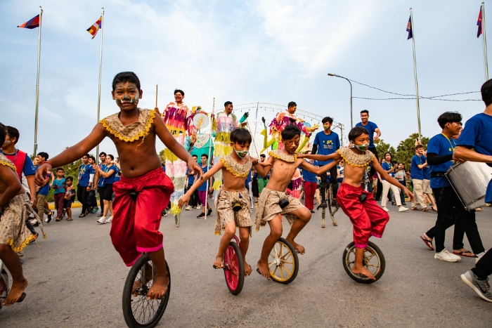 Tini Tinou International Circus Festival, one of the festivals in Battambang for tourists