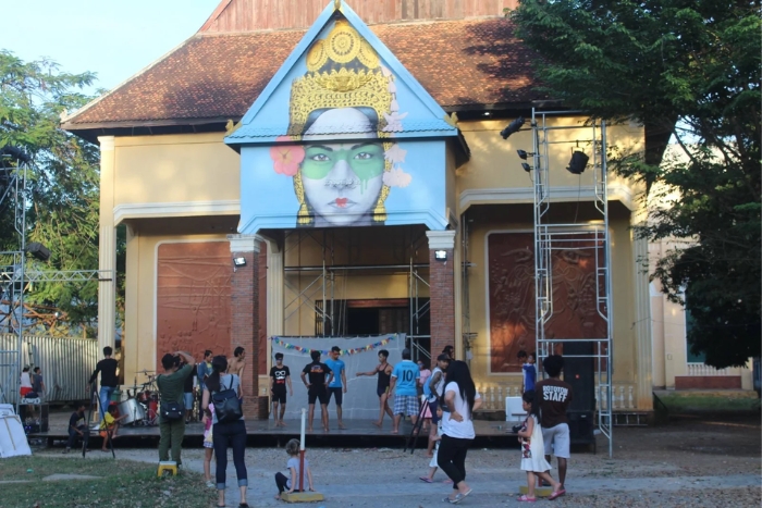 Visit Phare Ponleu Selpak and find Battambang souvenirs here