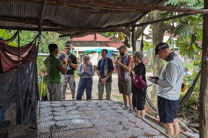 Wat Kor Handicraft Village, where to buy souvenirs in Battambang?