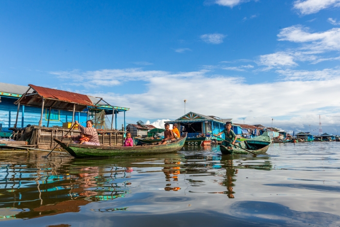 Tonlé Sap Lake – Floating Villages of the Vietnamese and Chams