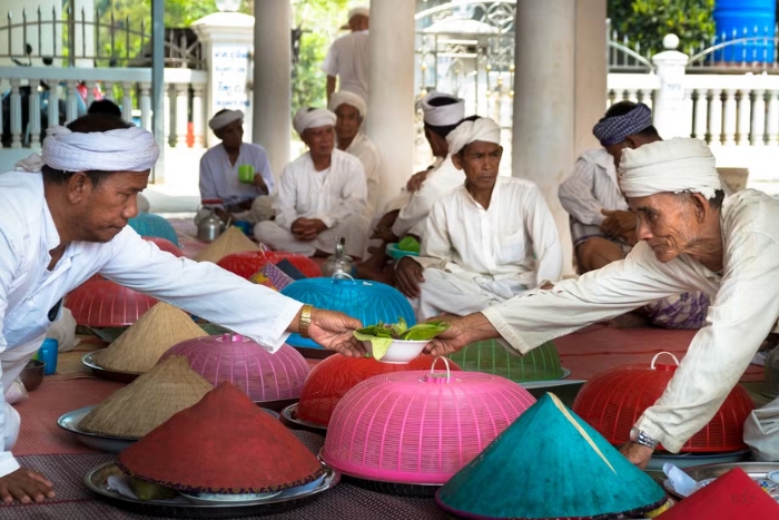 Cham Crafts and Religious Traditions – Where to Visit in Cambodia to See the Ethnic Groups