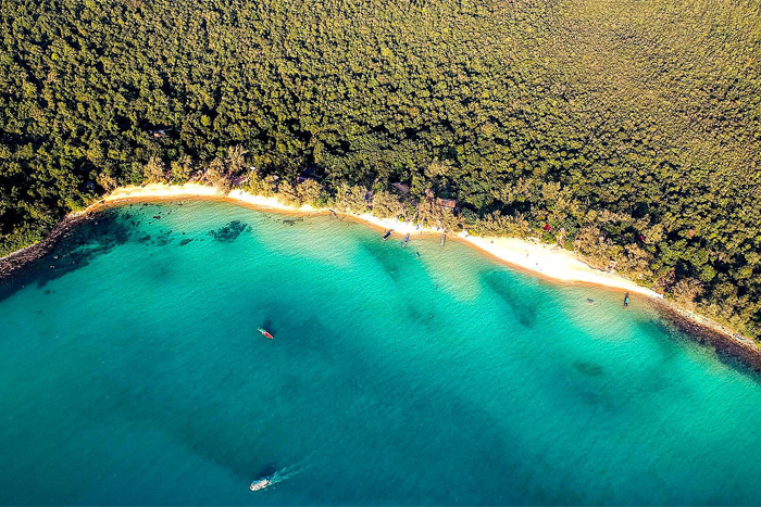 Koh Rong Samloem - a quiet beach perfect for solo female travelers in Cambodia