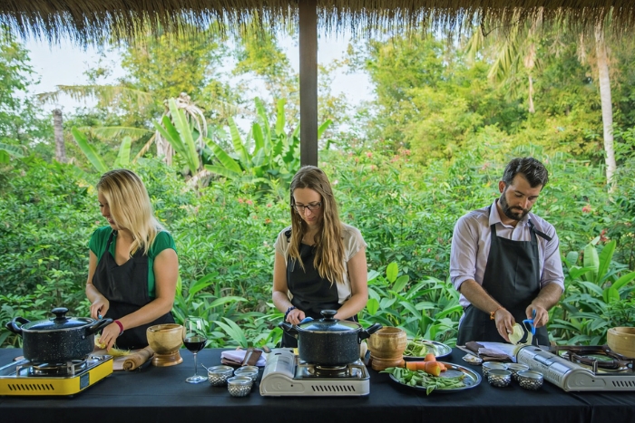 Preparation of Khmer dishes with local organic products