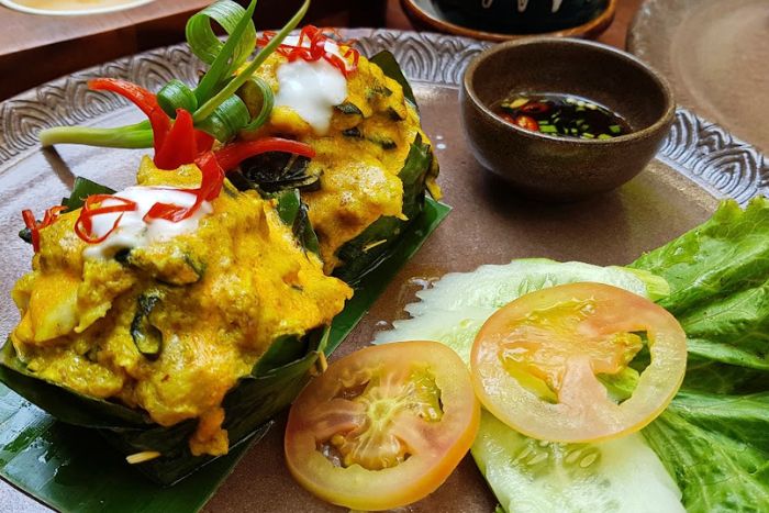 Gourmet exploration and women's food tour