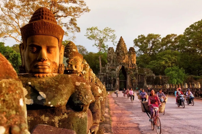 Enjoy an unforgettable moment during your Cambodia trip with baby!
