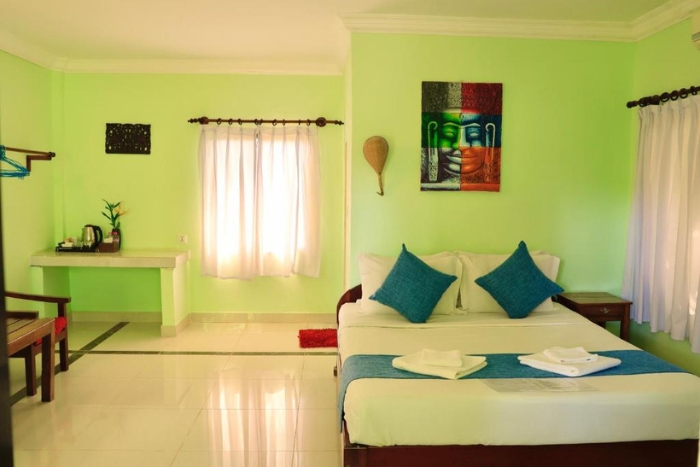 Bird of Paradise Bungalows - A warm and simple bungalow in Kep