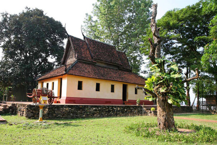 Visit Wat Roka Kandal - one of the oldest temples in Cambodia