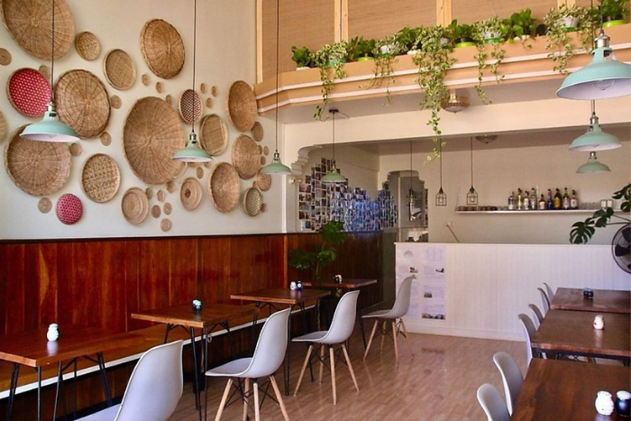You can refer to Street Three Eatery Kratie restaurant to experience fusion cuisine between traditional Khmer and Western dishes