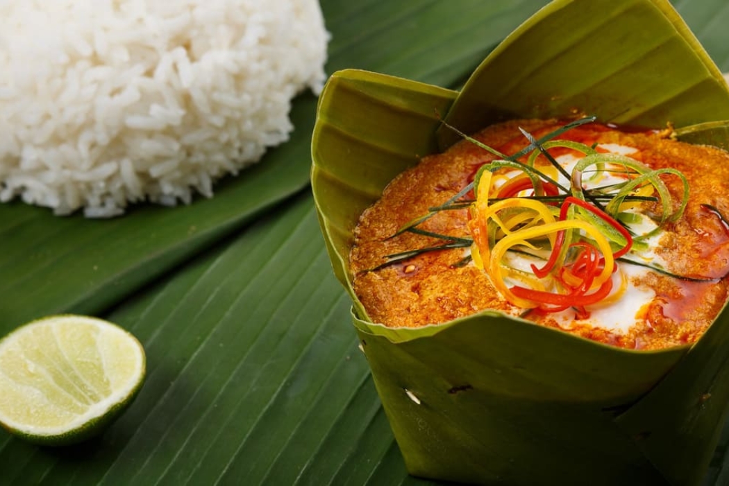 Amok Trey – creamy fish curry in banana leaves