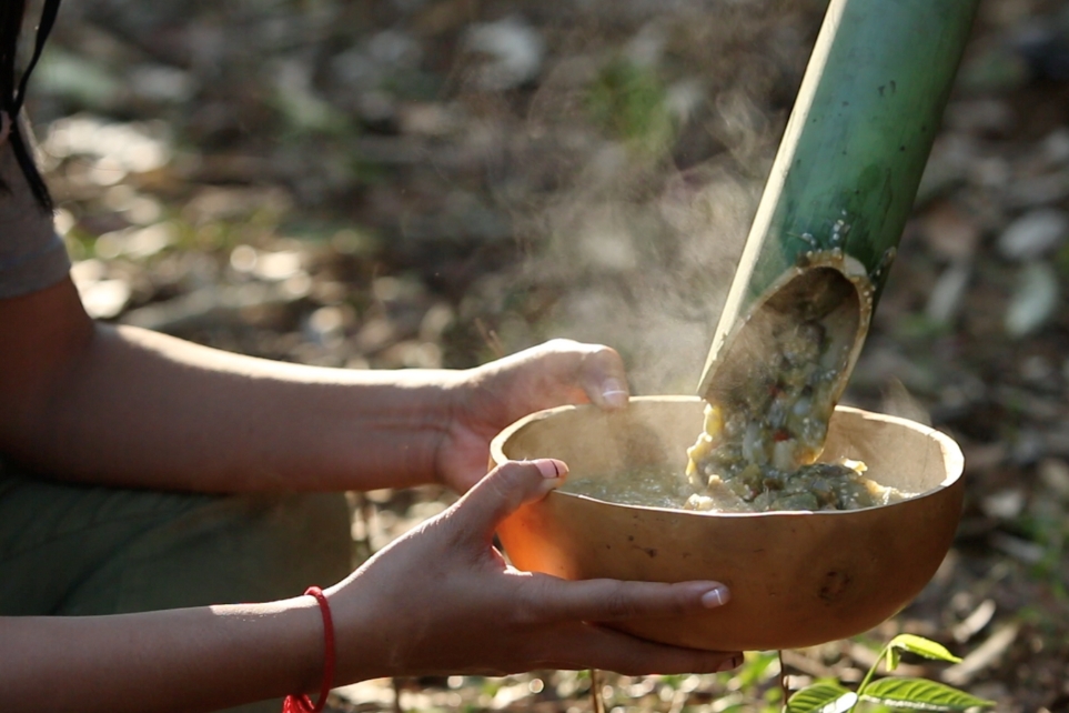 Samlor Prong – cooked in bamboo, enjoyed in the wild