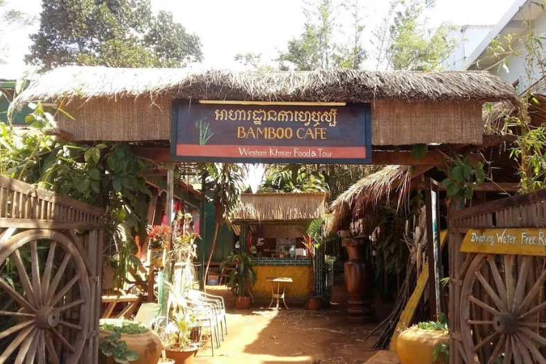 Bamboo Cafe – Relaxed place serving Khmer and Western food