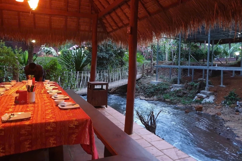 Oromis Guest House and Restaurant – Serves authentic Khmer cuisine with nice views