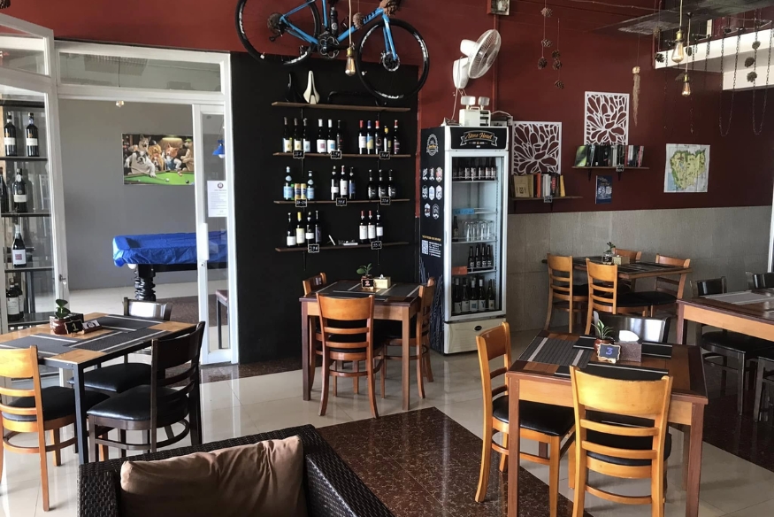 Route 76 Guest House – Great place for Italian pasta and pizza