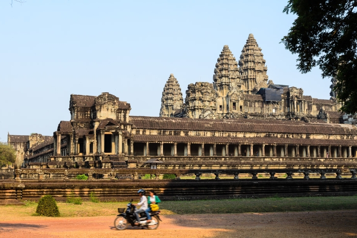 Cambodia Motorbike Tour through Siem Reap, Battambang, Pursat and Kampong Chhnang