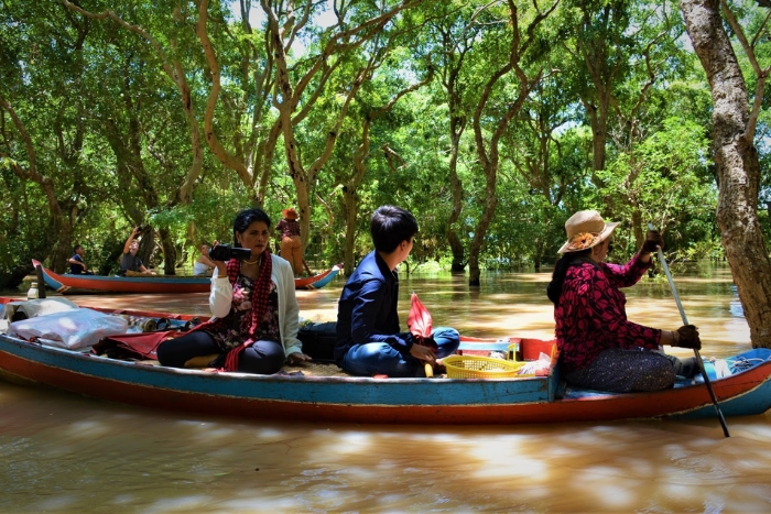 Floating village of Kompong Phluk is a unique experience during my trekking Cambodia dry season