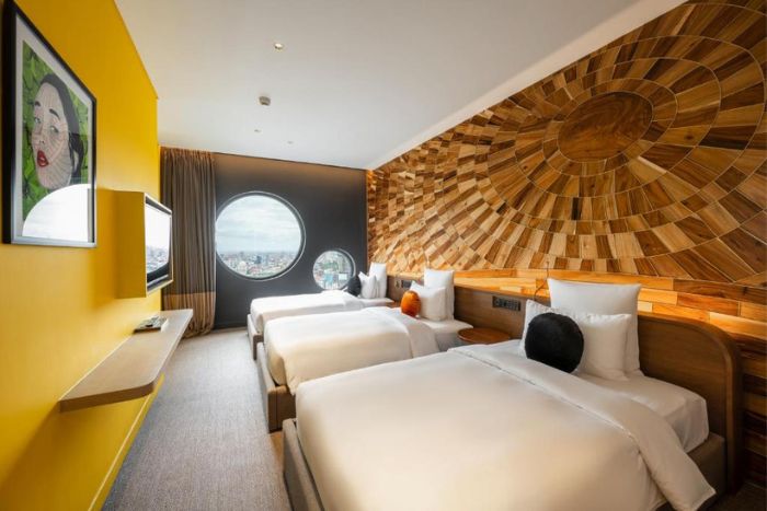 SUN & MOON Riverside: trendy rooftop and urban views