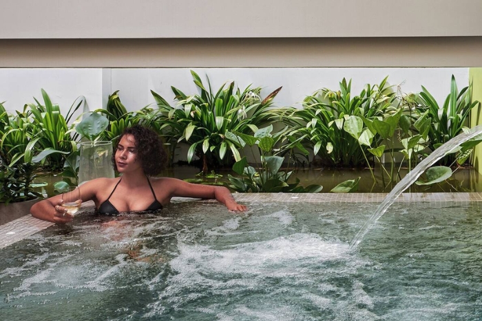 This hotel is located just behind the Royal Palace, in the heart of Phnom Penh