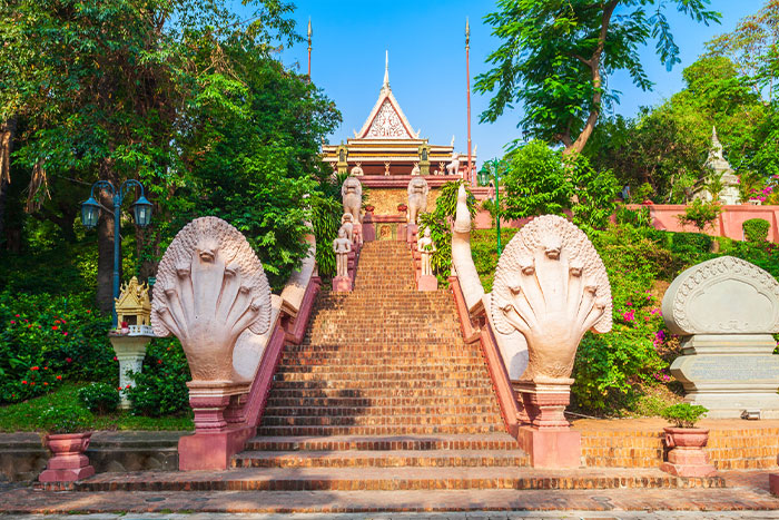 Wat Phnom - one day in Phnom Penh