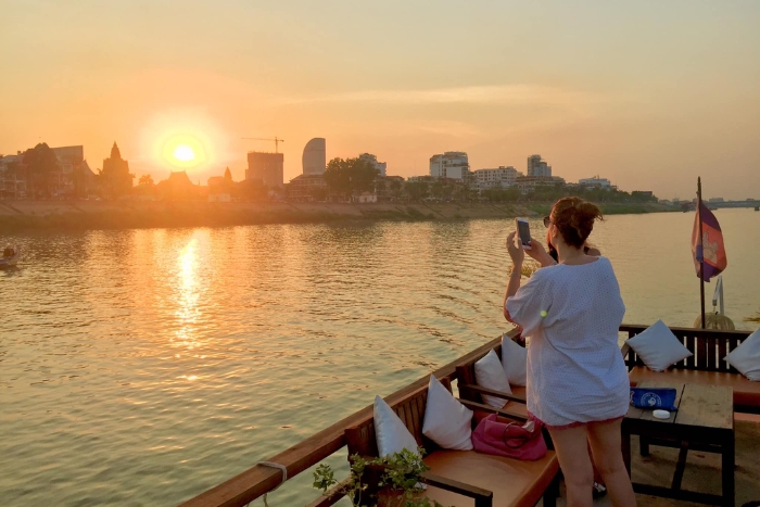 End of in Phnom Penh 2-day Itinerary with sunset dinner cruise on the Mekong River