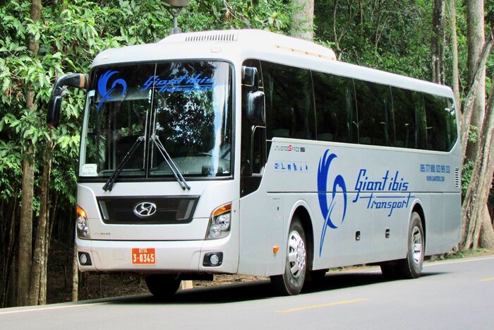 Travel from Saigon to Phnom Penh by bus 