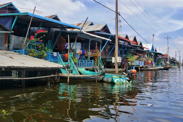 Explore floating village of Kampong Phluk during 2 weeks in Siem Reap January
