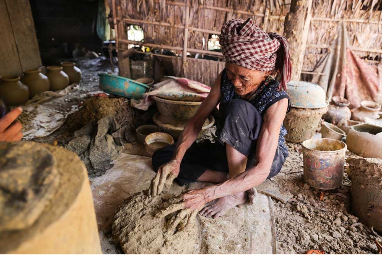 What to do in Cambodia? Explore Cambodian ceramic crafts