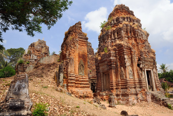 What to visit in Cambodia? Prasat Lolei temple 