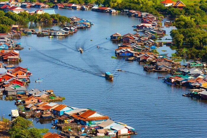 Kampong Khleang Floating Village 